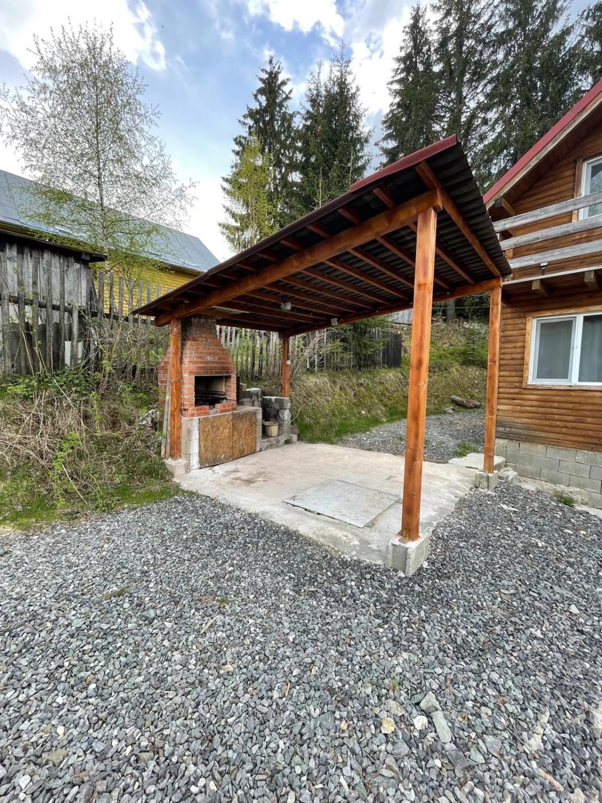 Cabana Dintre Brazi Muntele Baisorii Exterior photo